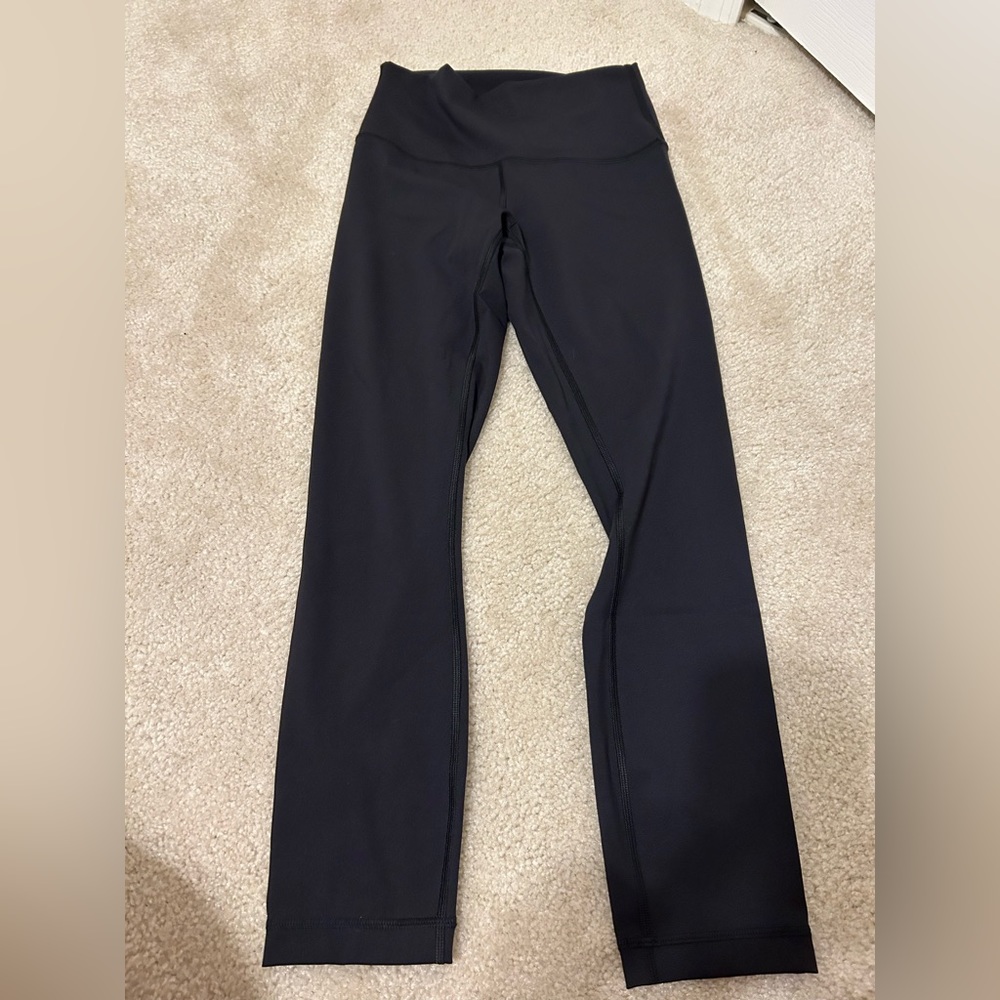 Lululemon 23 in Wunder under leggings